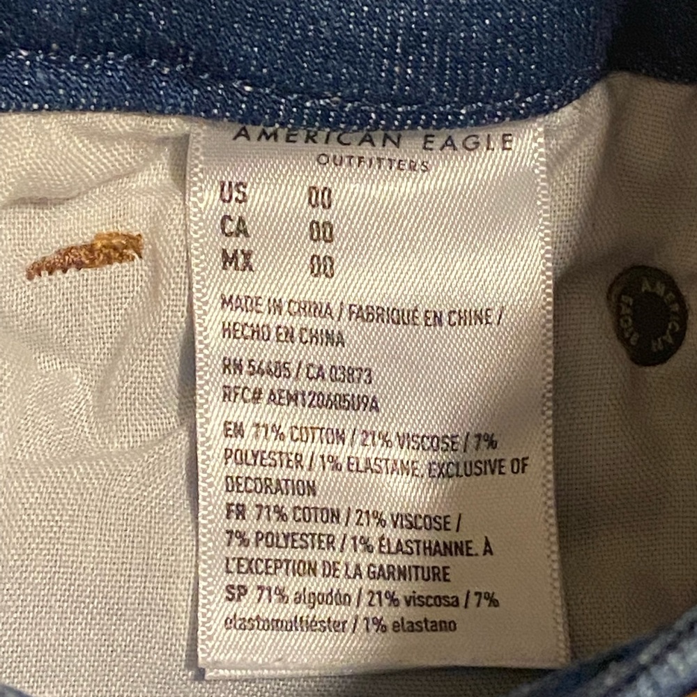 American Eagle Next Level Stretch Distressed Jean Shorts 00 - Picture 2 of 4